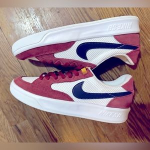 NEW with box Nike SB Adversary Pomegranate Midnight Navy
